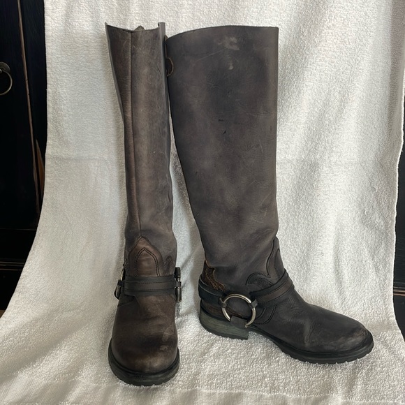 Steve Madden Women’s Judgement Brown/Black Fleur-de-lis Riding Boots Size 5.5 - Picture 3 of 8